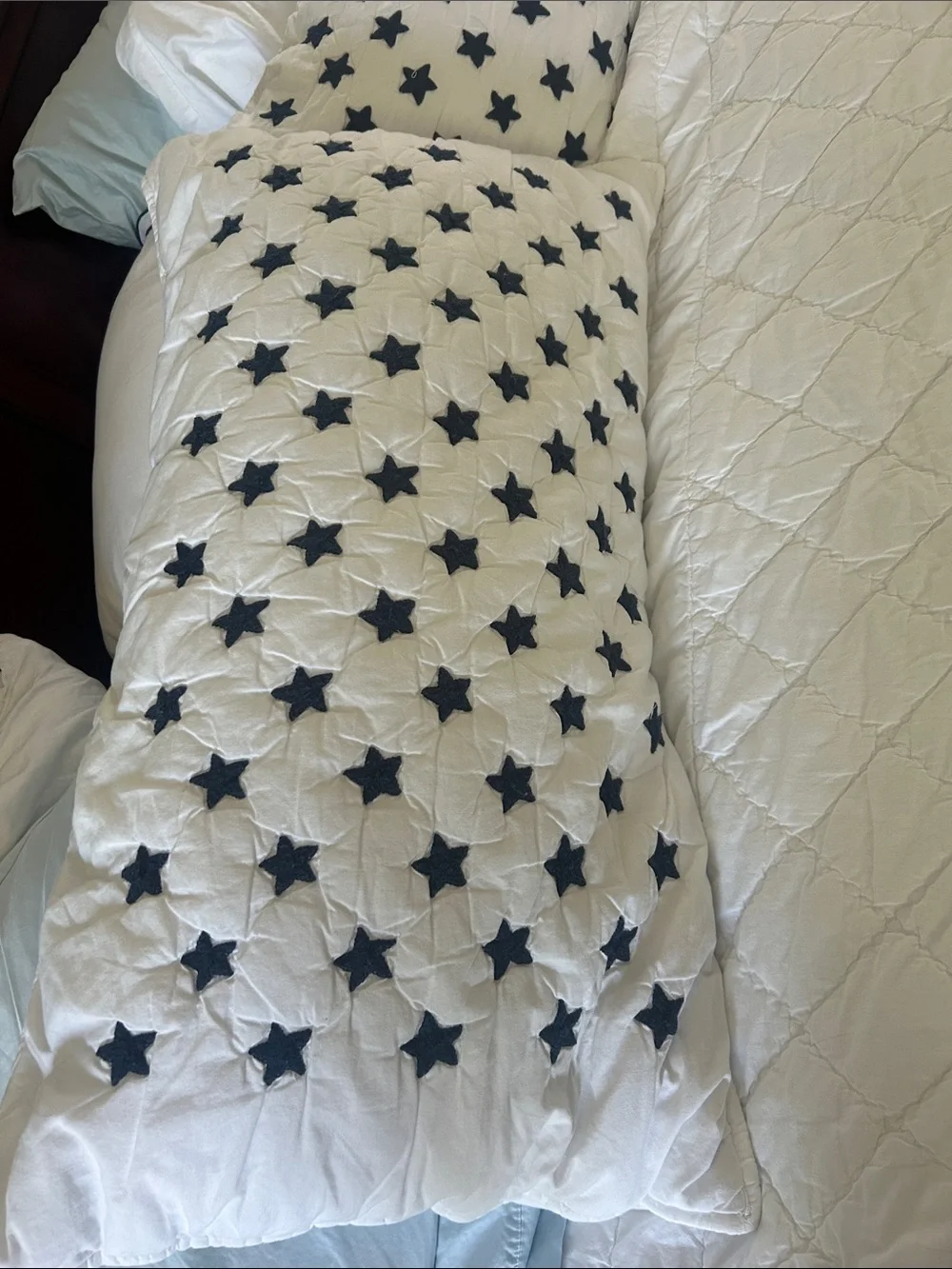 Pottery Barn Americana king sized quilt and shams - Picture 3 of 7